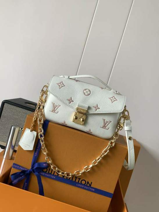 Picture of Louis Vuitton Handbags _SKUfw235415398fw